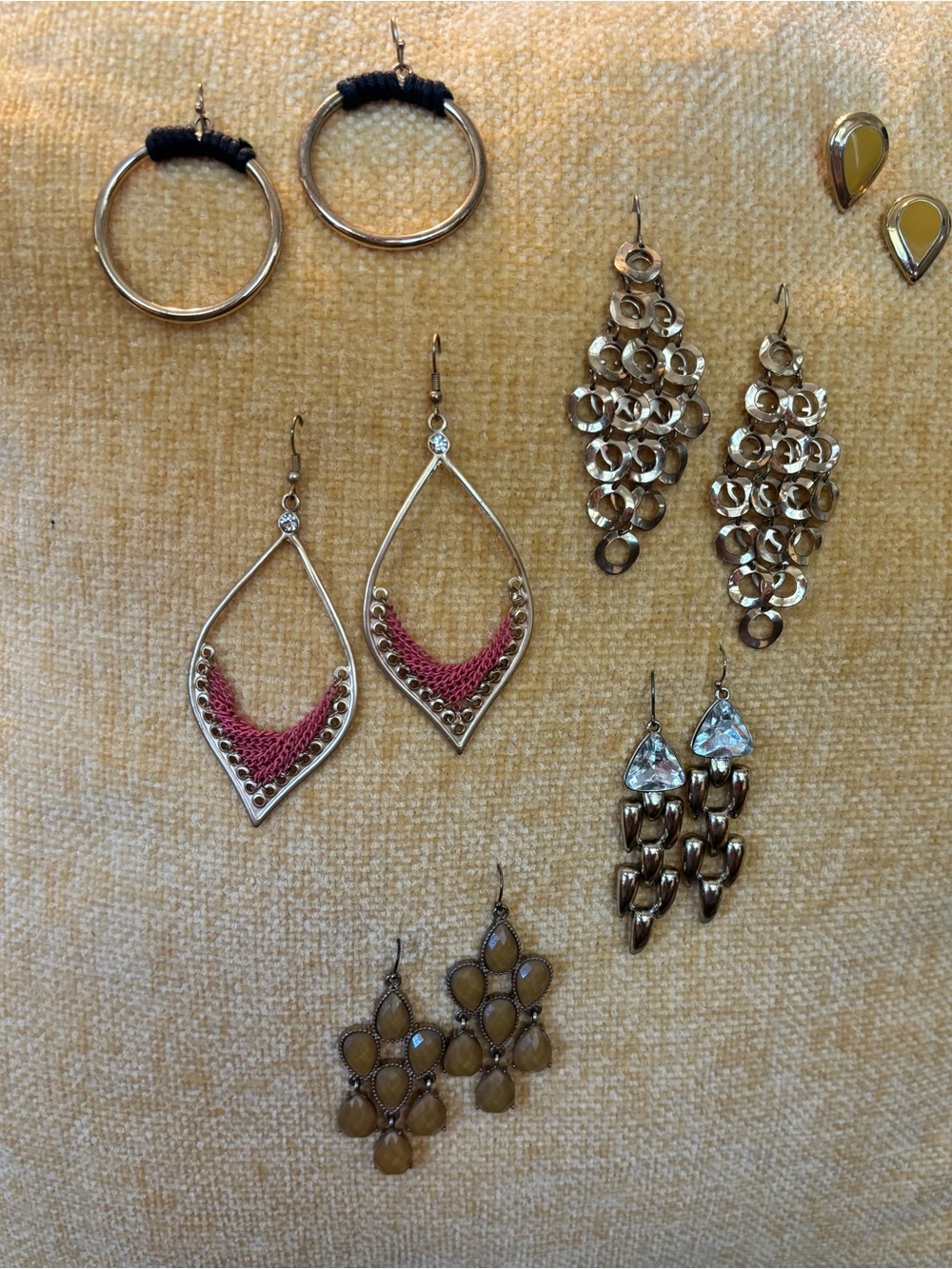 Earrings-lot of 6